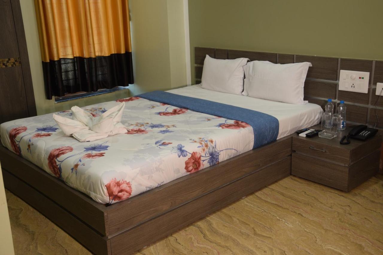 Hotel Nandini Baharampur Extérieur photo